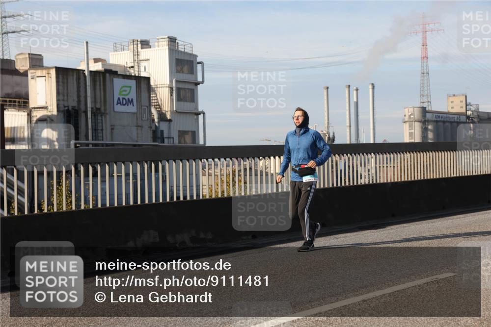 03.10.2025 - Köhlbrandbrückenlauf Lena Gebhardt http://msf.ph/oto/9111481 03.10.2025 10:15:27 Position 2  meine-sportfotos.de