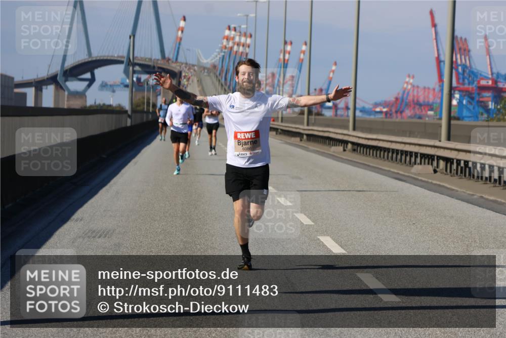 03.10.2025 - Köhlbrandbrückenlauf Strokosch-Dieckow http://msf.ph/oto/9111483 03.10.2025 12:39:26 Position 3 6086 meine-sportfotos.de