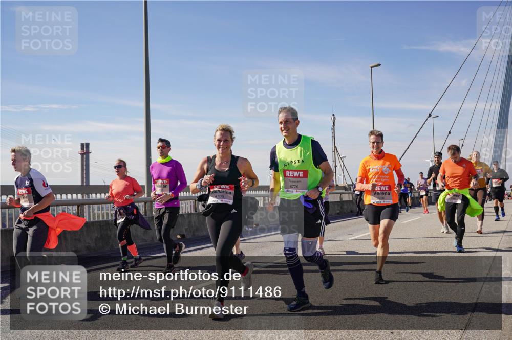 03.10.2025 - Köhlbrandbrückenlauf Michael Burmester http://msf.ph/oto/9111486 03.10.2025 12:53:44 Position 2 10, 4706, 6776 meine-sportfotos.de