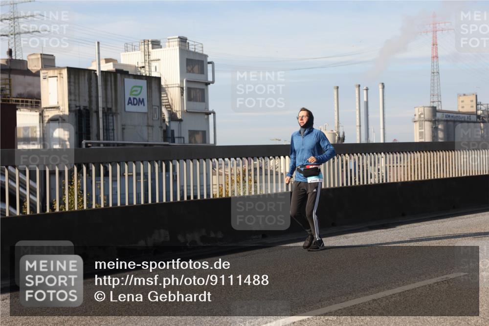 03.10.2025 - Köhlbrandbrückenlauf Lena Gebhardt http://msf.ph/oto/9111488 03.10.2025 10:15:27 Position 2  meine-sportfotos.de