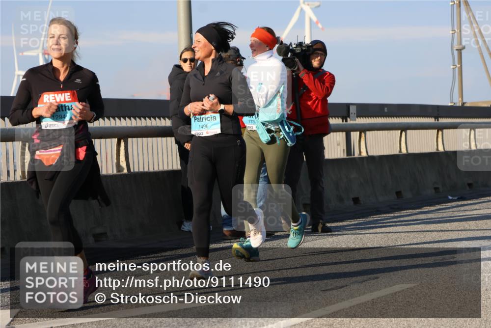 03.10.2025 - Köhlbrandbrückenlauf Strokosch-Dieckow http://msf.ph/oto/9111490 03.10.2025 09:44:15 Position 2 1294, 1496, 173 meine-sportfotos.de
