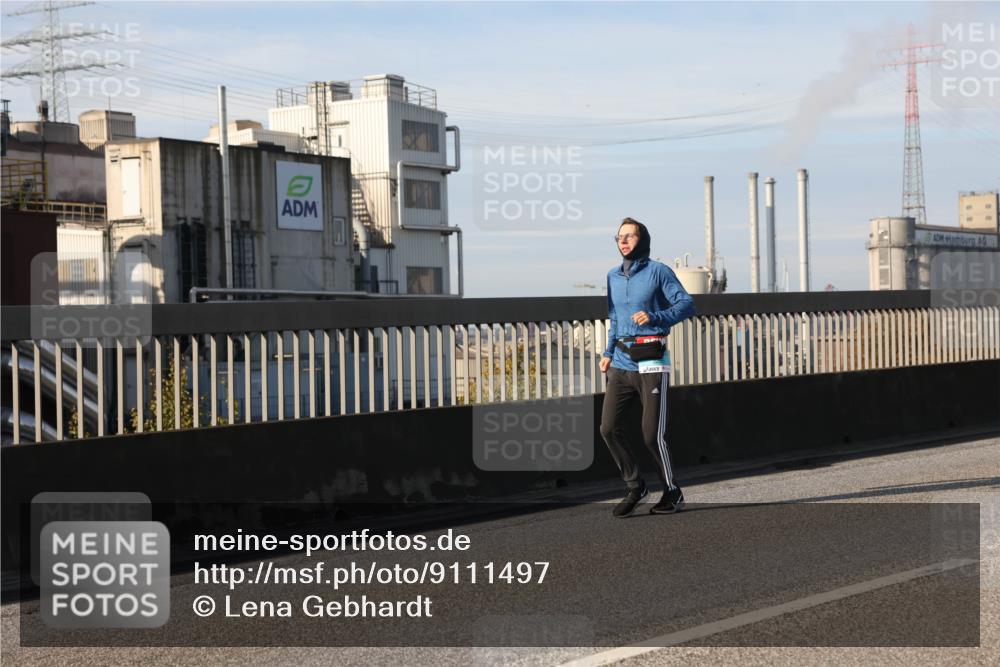 03.10.2025 - Köhlbrandbrückenlauf Lena Gebhardt http://msf.ph/oto/9111497 03.10.2025 10:15:27 Position 2  meine-sportfotos.de