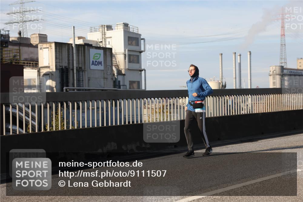 03.10.2025 - Köhlbrandbrückenlauf Lena Gebhardt http://msf.ph/oto/9111507 03.10.2025 10:15:27 Position 2  meine-sportfotos.de