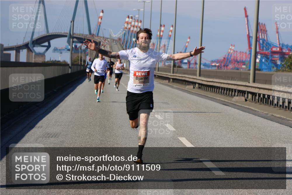 03.10.2025 - Köhlbrandbrückenlauf Strokosch-Dieckow http://msf.ph/oto/9111509 03.10.2025 12:39:26 Position 3 6086 meine-sportfotos.de