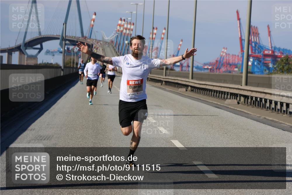 03.10.2025 - Köhlbrandbrückenlauf Strokosch-Dieckow http://msf.ph/oto/9111515 03.10.2025 12:39:26 Position 3 6086 meine-sportfotos.de