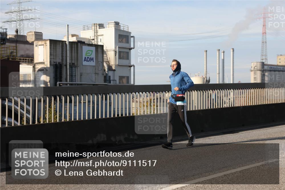 03.10.2025 - Köhlbrandbrückenlauf Lena Gebhardt http://msf.ph/oto/9111517 03.10.2025 10:15:27 Position 2  meine-sportfotos.de