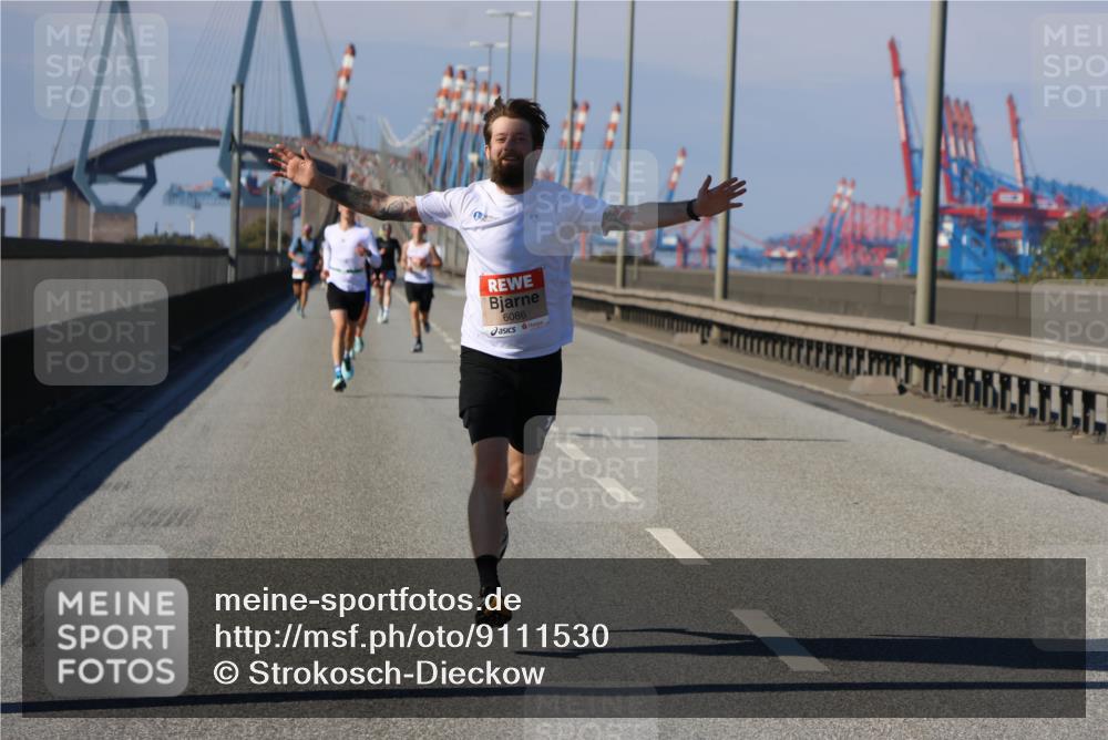 03.10.2025 - Köhlbrandbrückenlauf Strokosch-Dieckow http://msf.ph/oto/9111530 03.10.2025 12:39:27 Position 3 6086 meine-sportfotos.de