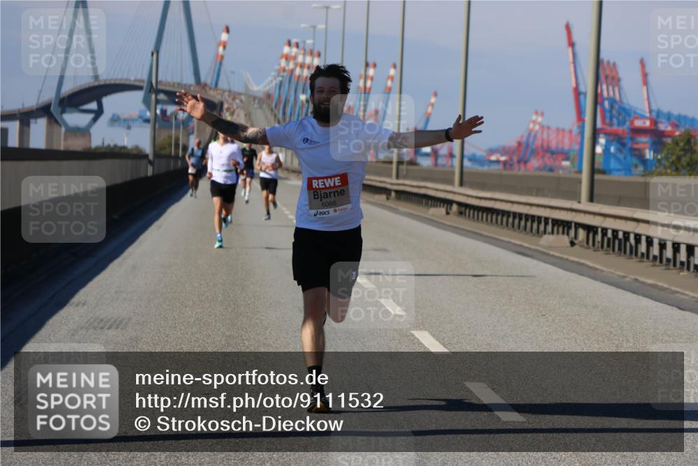 03.10.2025 - Köhlbrandbrückenlauf Strokosch-Dieckow http://msf.ph/oto/9111532 03.10.2025 12:39:27 Position 3 6086 meine-sportfotos.de