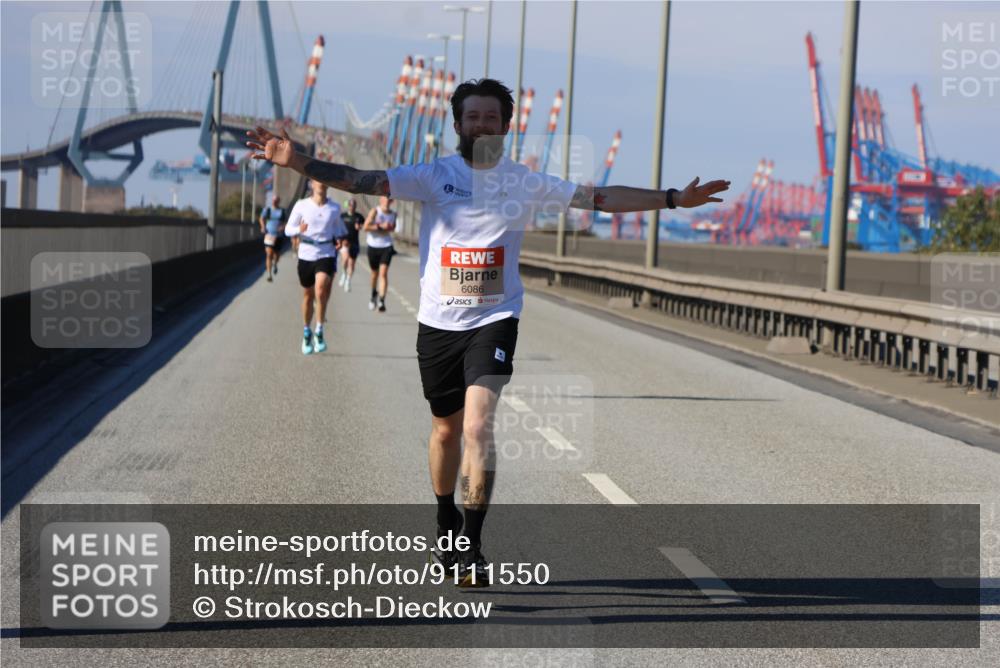 03.10.2025 - Köhlbrandbrückenlauf Strokosch-Dieckow http://msf.ph/oto/9111550 03.10.2025 12:39:27 Position 3 6086 meine-sportfotos.de