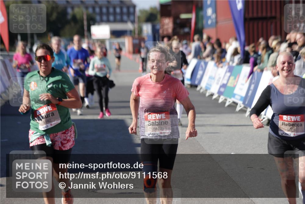 03.10.2025 - Köhlbrandbrückenlauf Jannik Wohlers http://msf.ph/oto/9111568 03.10.2025 13:30:50 Ziel 4715, 4840, 4841, 4937, 5005, 5142, 5289, 5391, 5402, 6223, 6347, 6537 meine-sportfotos.de