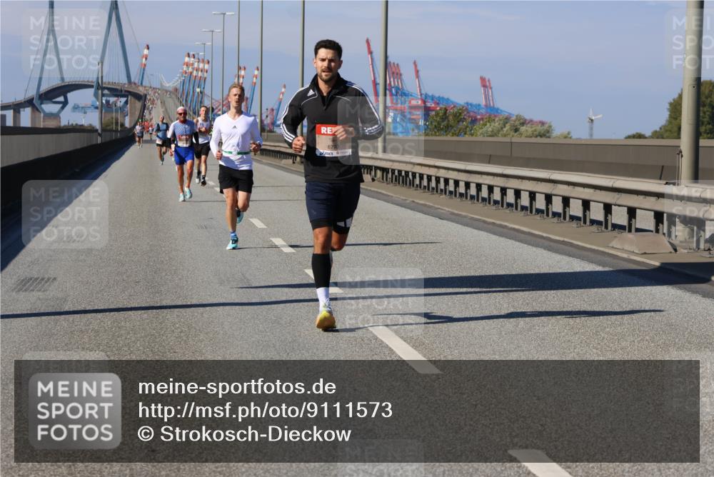 03.10.2025 - Köhlbrandbrückenlauf Strokosch-Dieckow http://msf.ph/oto/9111573 03.10.2025 12:39:33 Position 3 6793 meine-sportfotos.de