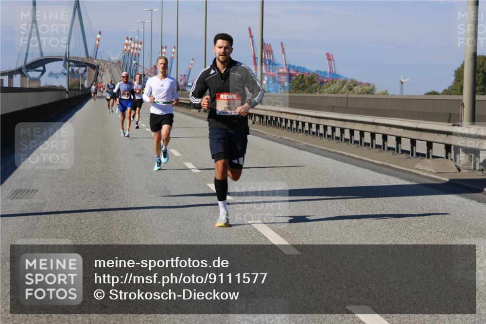 03.10.2025 - Köhlbrandbrückenlauf Strokosch-Dieckow http://msf.ph/oto/9111577 03.10.2025 12:39:33 Position 3 6793 meine-sportfotos.de