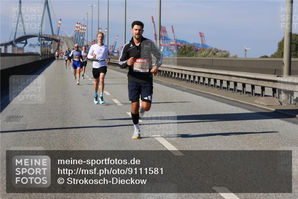 03.10.2025 - Köhlbrandbrückenlauf Strokosch-Dieckow http://msf.ph/oto/9111581 03.10.2025 12:39:33 Position 3 6793 meine-sportfotos.de