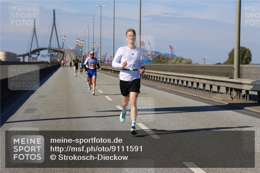 03.10.2025 - Köhlbrandbrückenlauf Strokosch-Dieckow http://msf.ph/oto/9111591 03.10.2025 12:39:36 Position 3  meine-sportfotos.de
