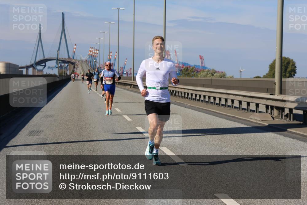 03.10.2025 - Köhlbrandbrückenlauf Strokosch-Dieckow http://msf.ph/oto/9111603 03.10.2025 12:39:36 Position 3  meine-sportfotos.de