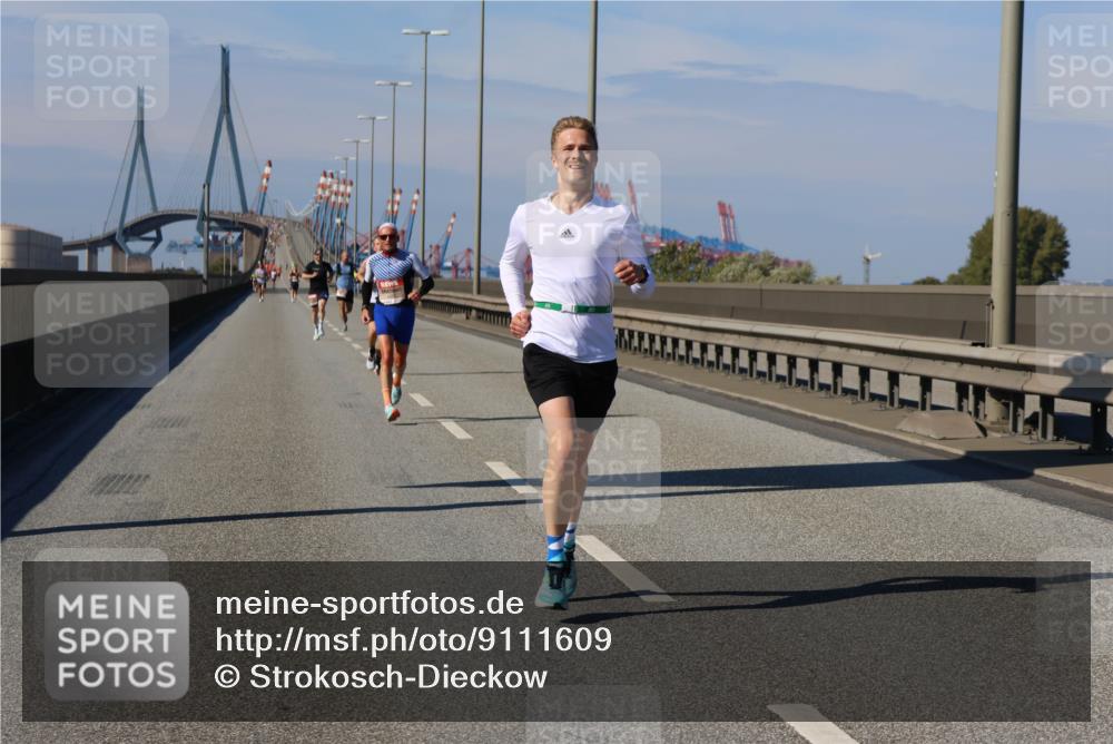 03.10.2025 - Köhlbrandbrückenlauf Strokosch-Dieckow http://msf.ph/oto/9111609 03.10.2025 12:39:36 Position 3  meine-sportfotos.de