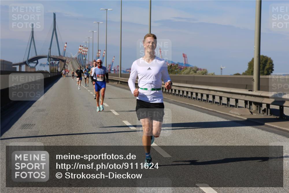 03.10.2025 - Köhlbrandbrückenlauf Strokosch-Dieckow http://msf.ph/oto/9111624 03.10.2025 12:39:36 Position 3  meine-sportfotos.de
