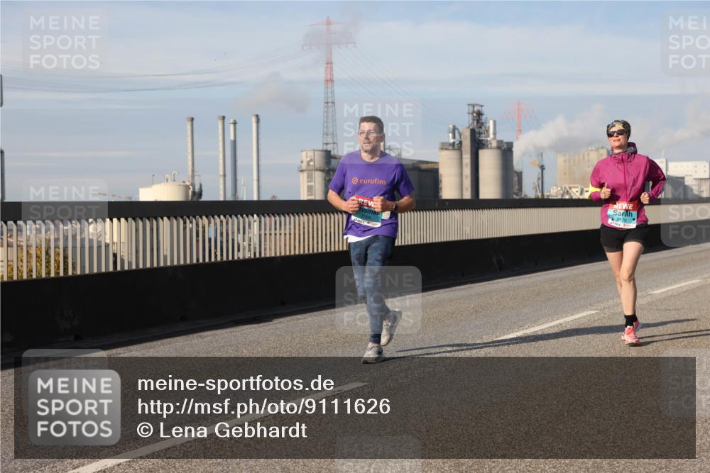 03.10.2025 - Köhlbrandbrückenlauf Lena Gebhardt http://msf.ph/oto/9111626 03.10.2025 10:15:32 Position 2 2479 meine-sportfotos.de