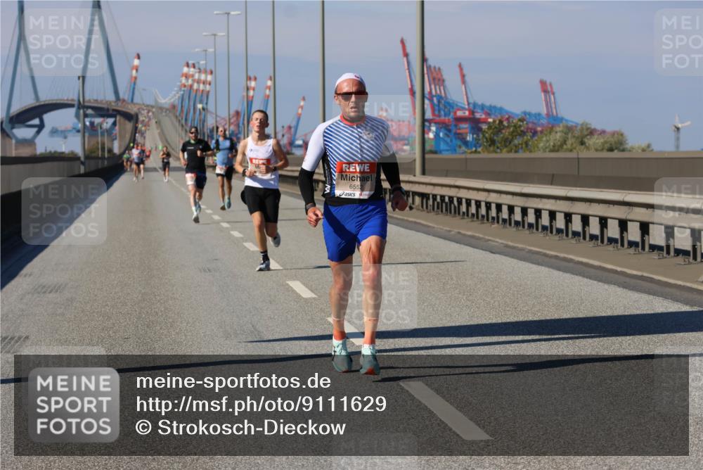 03.10.2025 - Köhlbrandbrückenlauf Strokosch-Dieckow http://msf.ph/oto/9111629 03.10.2025 12:39:39 Position 3 6552 meine-sportfotos.de