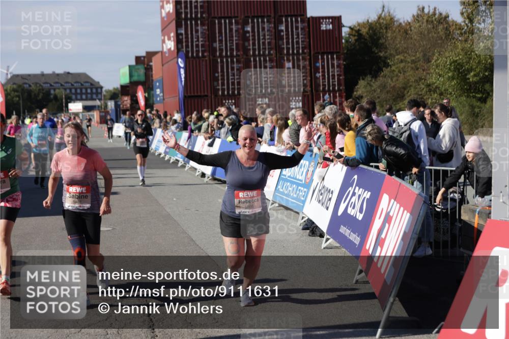 03.10.2025 - Köhlbrandbrückenlauf Jannik Wohlers http://msf.ph/oto/9111631 03.10.2025 13:30:51 Ziel 4715, 4840, 4841, 4937, 5005, 5142, 5391, 5402, 5938, 6223, 6537 meine-sportfotos.de