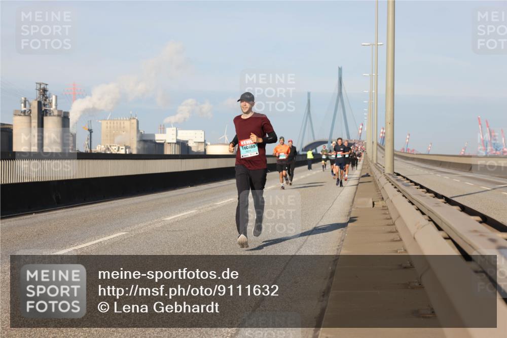 03.10.2025 - Köhlbrandbrückenlauf Lena Gebhardt http://msf.ph/oto/9111632 03.10.2025 09:41:59 Position 2 1421 meine-sportfotos.de