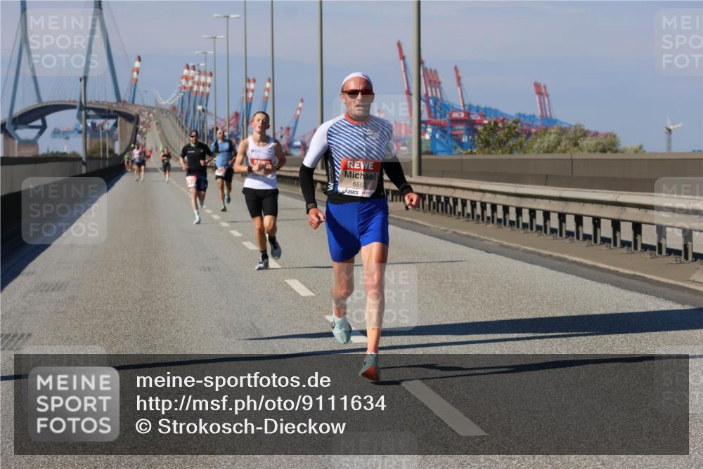 03.10.2025 - Köhlbrandbrückenlauf Strokosch-Dieckow http://msf.ph/oto/9111634 03.10.2025 12:39:39 Position 3 6552 meine-sportfotos.de