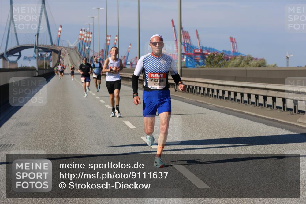 03.10.2025 - Köhlbrandbrückenlauf Strokosch-Dieckow http://msf.ph/oto/9111637 03.10.2025 12:39:39 Position 3 6552 meine-sportfotos.de