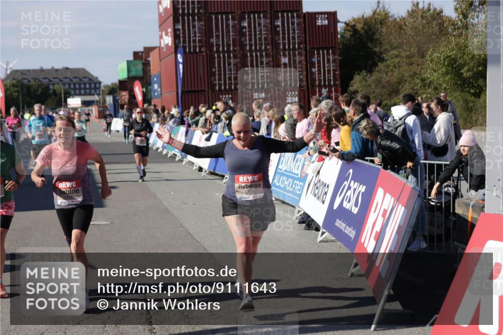 03.10.2025 - Köhlbrandbrückenlauf Jannik Wohlers http://msf.ph/oto/9111643 03.10.2025 13:30:51 Ziel 4715, 4840, 4841, 4937, 5005, 5142, 5391, 5402, 5938, 6223, 6537 meine-sportfotos.de
