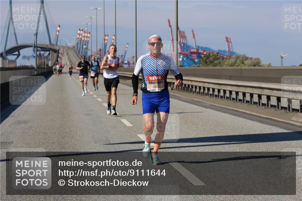 03.10.2025 - Köhlbrandbrückenlauf Strokosch-Dieckow http://msf.ph/oto/9111644 03.10.2025 12:39:39 Position 3 6552 meine-sportfotos.de