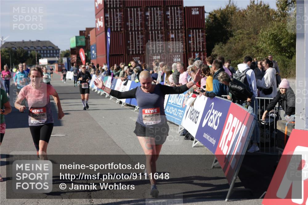 03.10.2025 - Köhlbrandbrückenlauf Jannik Wohlers http://msf.ph/oto/9111648 03.10.2025 13:30:51 Ziel 4715, 4840, 4841, 4937, 5005, 5142, 5391, 5402, 5938, 6223, 6537 meine-sportfotos.de