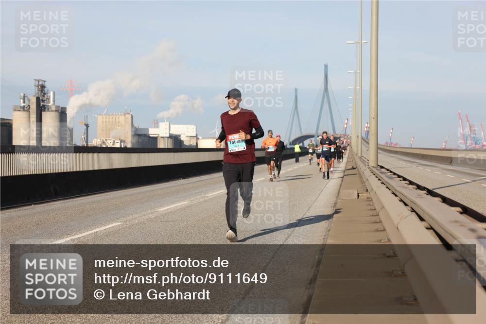 03.10.2025 - Köhlbrandbrückenlauf Lena Gebhardt http://msf.ph/oto/9111649 03.10.2025 09:41:59 Position 2 1421 meine-sportfotos.de