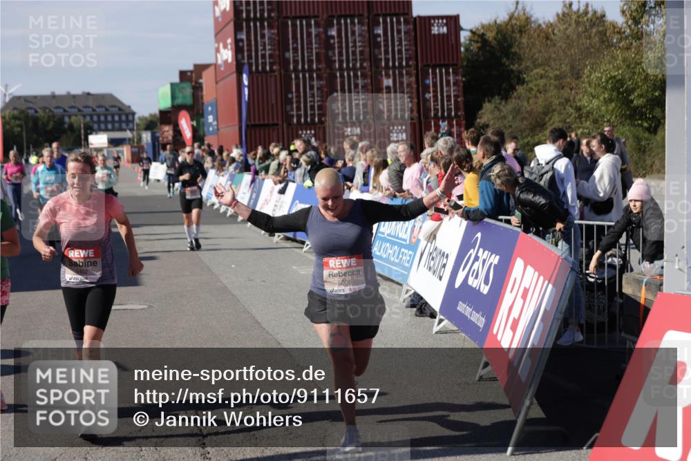 03.10.2025 - Köhlbrandbrückenlauf Jannik Wohlers http://msf.ph/oto/9111657 03.10.2025 13:30:51 Ziel 4715, 4840, 4841, 4937, 5005, 5142, 5391, 5402, 5938, 6223, 6537 meine-sportfotos.de