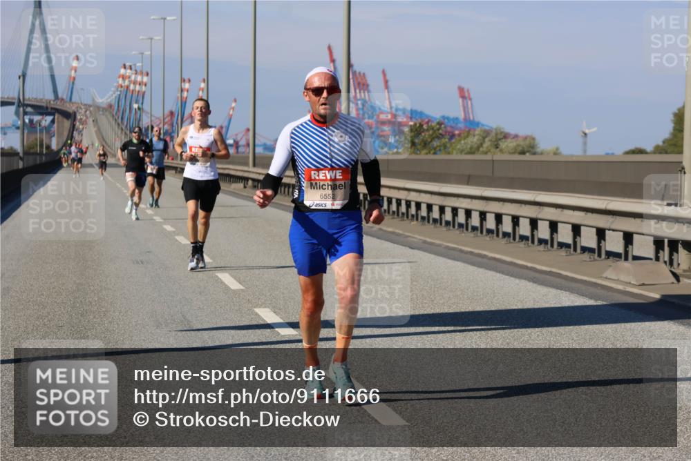 03.10.2025 - Köhlbrandbrückenlauf Strokosch-Dieckow http://msf.ph/oto/9111666 03.10.2025 12:39:39 Position 3 6552 meine-sportfotos.de