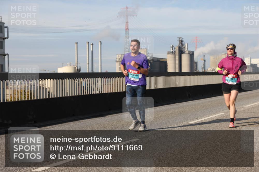03.10.2025 - Köhlbrandbrückenlauf Lena Gebhardt http://msf.ph/oto/9111669 03.10.2025 10:15:33 Position 2 2988, 2479 meine-sportfotos.de