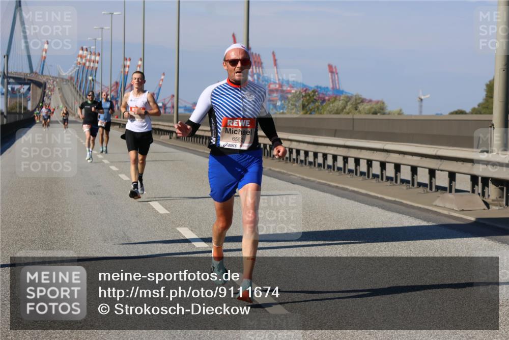 03.10.2025 - Köhlbrandbrückenlauf Strokosch-Dieckow http://msf.ph/oto/9111674 03.10.2025 12:39:39 Position 3 6552 meine-sportfotos.de