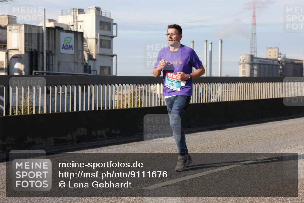 03.10.2025 - Köhlbrandbrückenlauf Lena Gebhardt http://msf.ph/oto/9111676 03.10.2025 10:15:34 Position 2 2988 meine-sportfotos.de