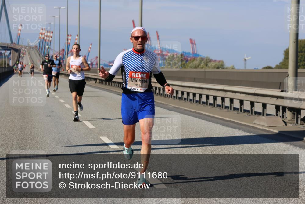 03.10.2025 - Köhlbrandbrückenlauf Strokosch-Dieckow http://msf.ph/oto/9111680 03.10.2025 12:39:39 Position 3 6552 meine-sportfotos.de
