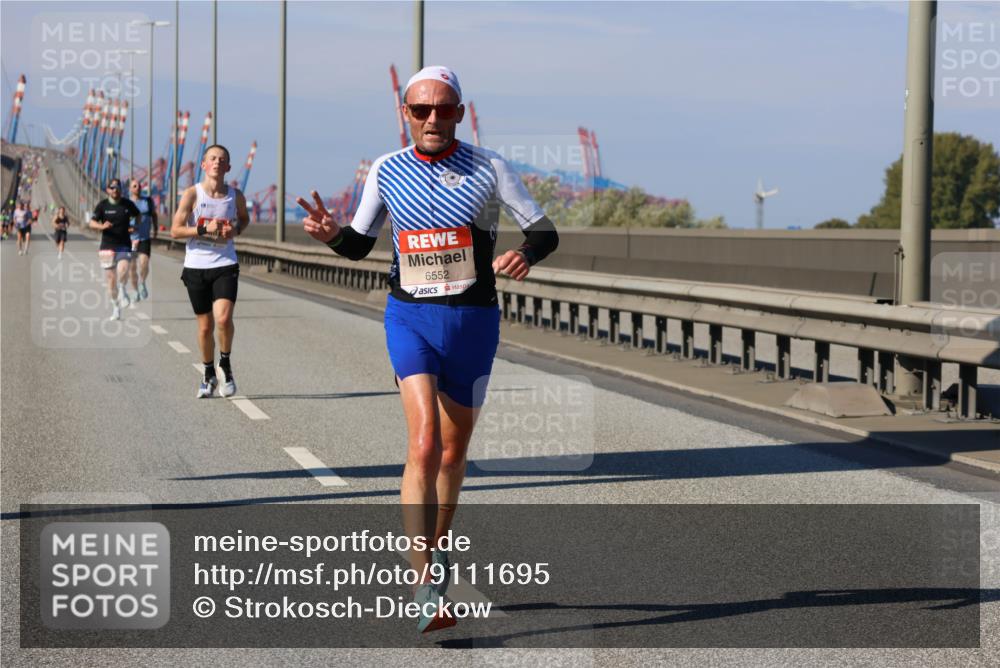 03.10.2025 - Köhlbrandbrückenlauf Strokosch-Dieckow http://msf.ph/oto/9111695 03.10.2025 12:39:40 Position 3 6552 meine-sportfotos.de