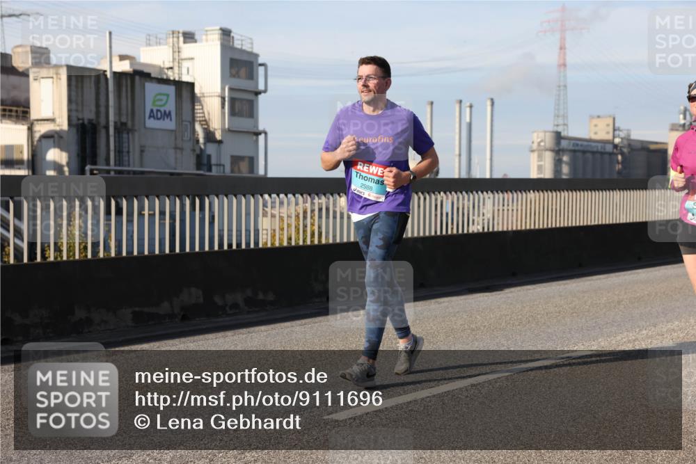 03.10.2025 - Köhlbrandbrückenlauf Lena Gebhardt http://msf.ph/oto/9111696 03.10.2025 10:15:34 Position 2 2988 meine-sportfotos.de