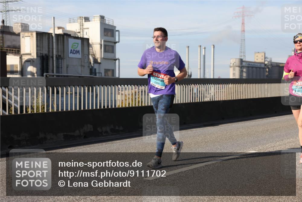 03.10.2025 - Köhlbrandbrückenlauf Lena Gebhardt http://msf.ph/oto/9111702 03.10.2025 10:15:34 Position 2 2988, 247 meine-sportfotos.de