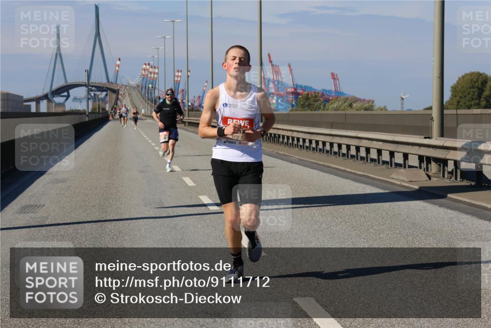 03.10.2025 - Köhlbrandbrückenlauf Strokosch-Dieckow http://msf.ph/oto/9111712 03.10.2025 12:39:44 Position 3 6087 meine-sportfotos.de