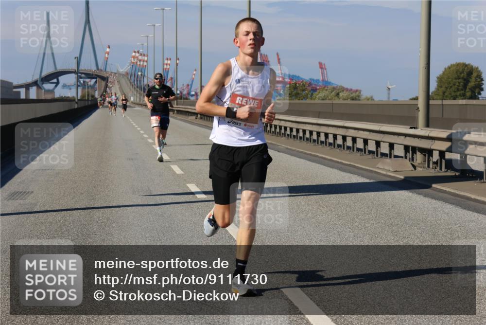 03.10.2025 - Köhlbrandbrückenlauf Strokosch-Dieckow http://msf.ph/oto/9111730 03.10.2025 12:39:44 Position 3  meine-sportfotos.de