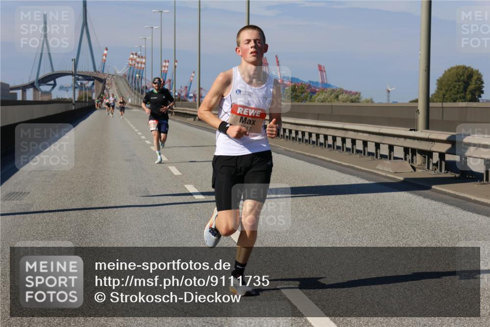 03.10.2025 - Köhlbrandbrückenlauf Strokosch-Dieckow http://msf.ph/oto/9111735 03.10.2025 12:39:44 Position 3 87 meine-sportfotos.de