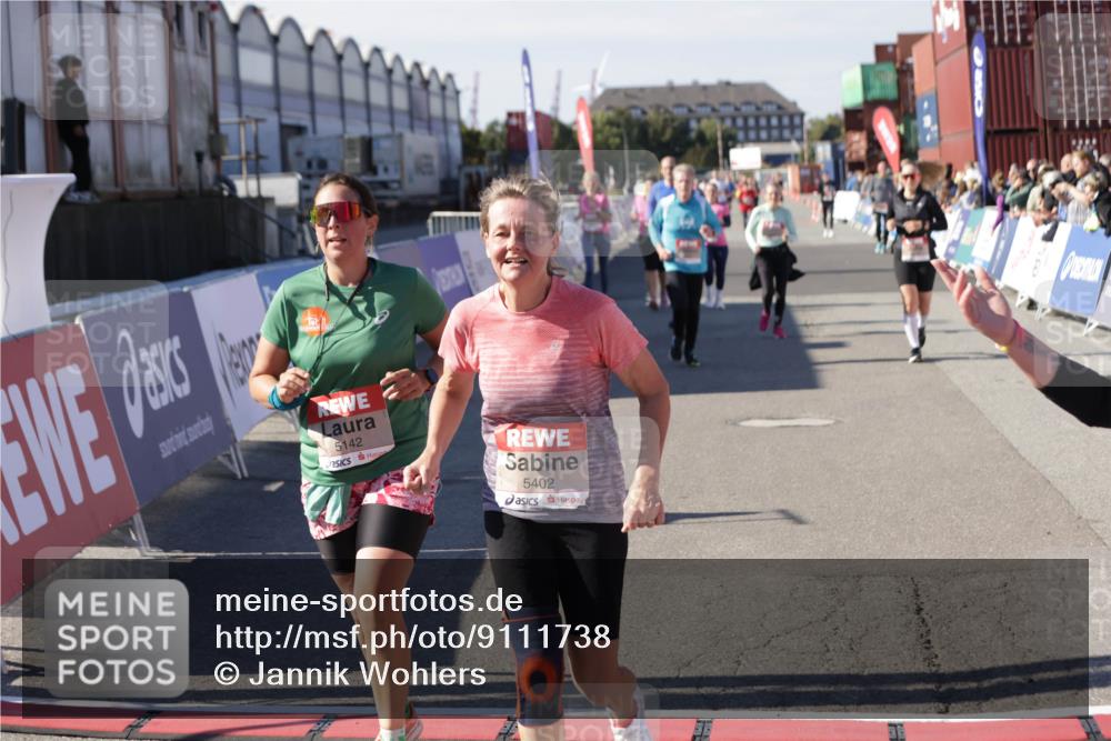 03.10.2025 - Köhlbrandbrückenlauf Jannik Wohlers http://msf.ph/oto/9111738 03.10.2025 13:30:52 Ziel 4715, 4734, 4840, 4841, 4937, 5005, 5142, 5391, 5402, 5938, 6537 meine-sportfotos.de