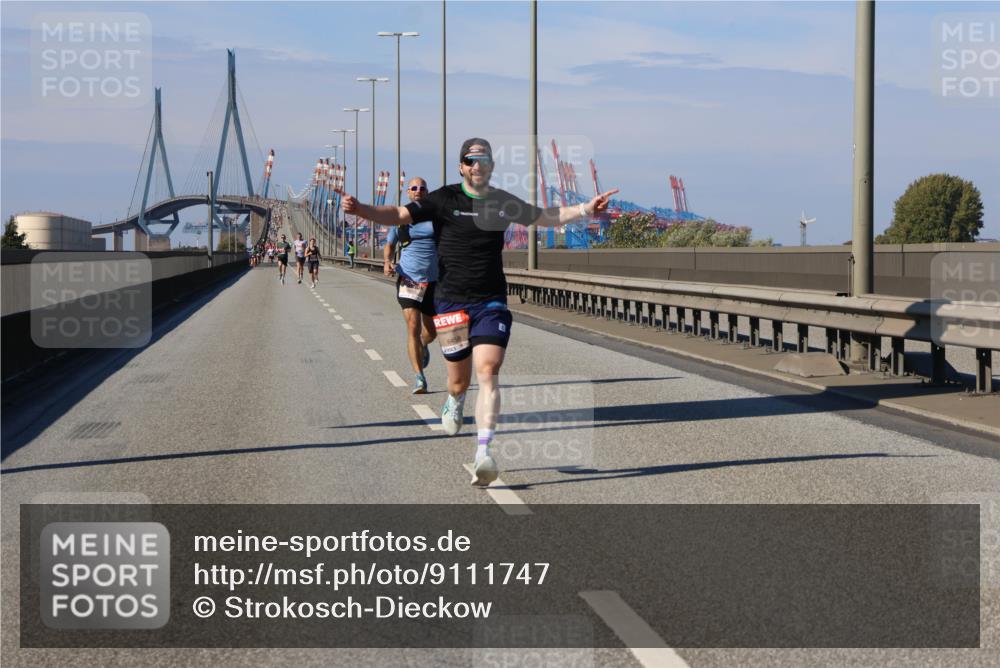 03.10.2025 - Köhlbrandbrückenlauf Strokosch-Dieckow http://msf.ph/oto/9111747 03.10.2025 12:39:48 Position 3 6458 meine-sportfotos.de