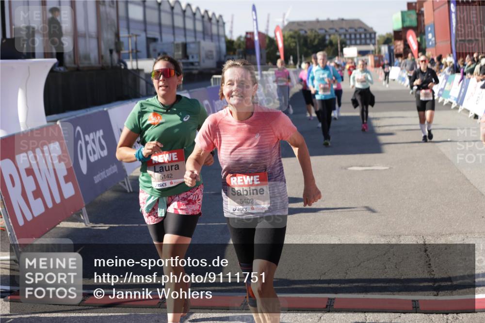 03.10.2025 - Köhlbrandbrückenlauf Jannik Wohlers http://msf.ph/oto/9111751 03.10.2025 13:30:53 Ziel 4715, 4734, 4937, 5005, 5142, 5206, 5349, 5391, 5402, 5938, 6537 meine-sportfotos.de