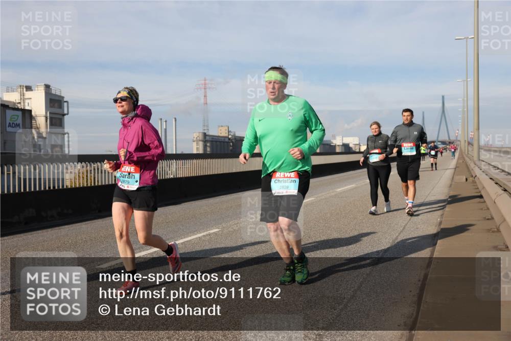 03.10.2025 - Köhlbrandbrückenlauf Lena Gebhardt http://msf.ph/oto/9111762 03.10.2025 10:15:35 Position 2 2479, 2839 meine-sportfotos.de