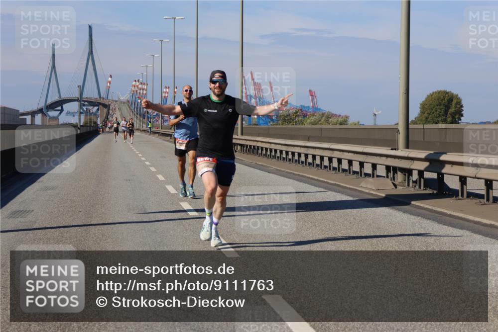 03.10.2025 - Köhlbrandbrückenlauf Strokosch-Dieckow http://msf.ph/oto/9111763 03.10.2025 12:39:48 Position 3 458 meine-sportfotos.de
