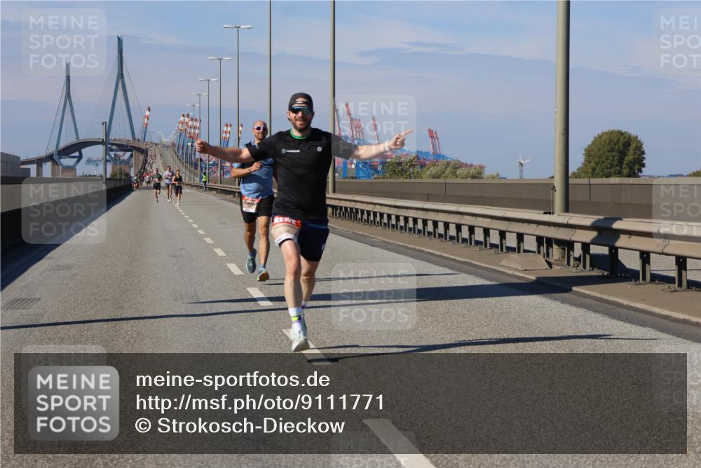 03.10.2025 - Köhlbrandbrückenlauf Strokosch-Dieckow http://msf.ph/oto/9111771 03.10.2025 12:39:48 Position 3  meine-sportfotos.de