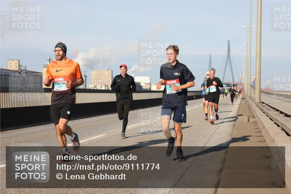03.10.2025 - Köhlbrandbrückenlauf Lena Gebhardt http://msf.ph/oto/9111774 03.10.2025 09:42:06 Position 2 1101, 3 meine-sportfotos.de
